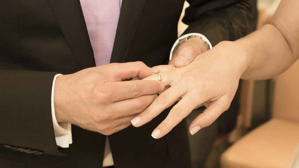 Eheschließungen sind in Deutschland auf einem Tiefstand