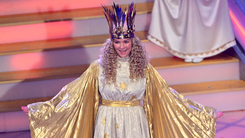2024 war Nelli Lunkenheimer das Nürnberger Christkind. Hier bei der ARD Show - Das Adventsfest der 100.000 Lichter 2024