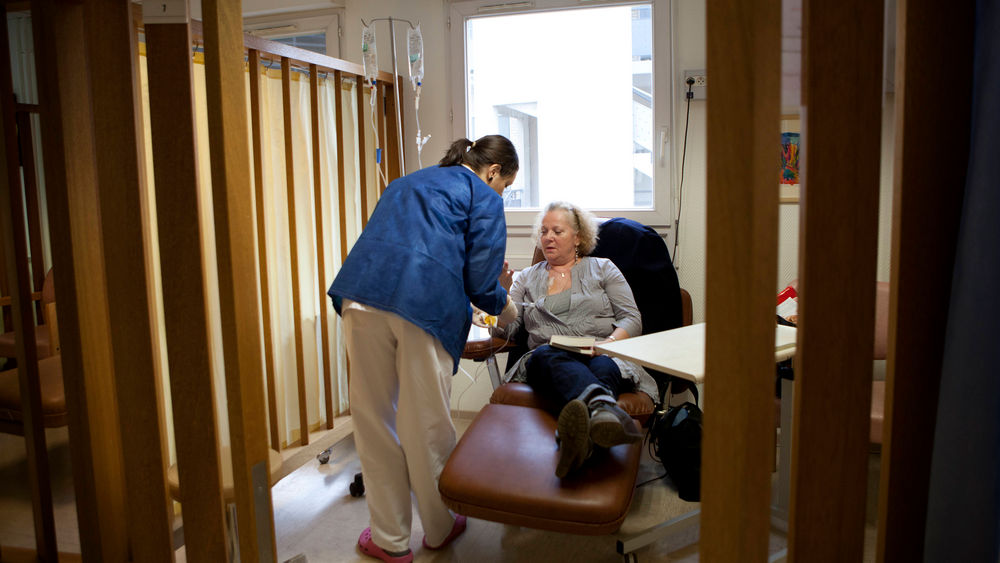 Für die Pflege von Krebskranken brauchen Pflegekräfte eine spezielle Ausbildung