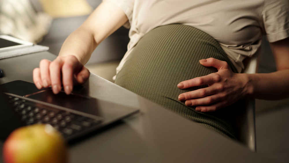 Die Ausweitung des Mutterschutzes begrüßt der Ärzteverband Hartmannbund