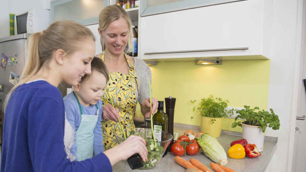 Die Tradwife-Bewegung setzt bewusst auf ein traditionelles Rollenbild der Frau als Hausfrau und Mutter
