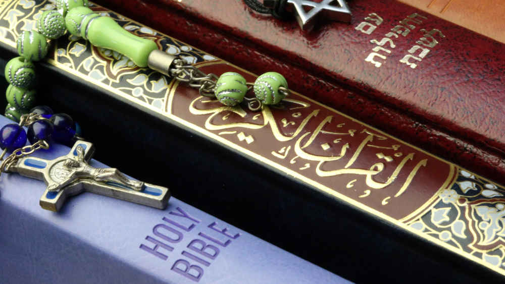 Bücher der drei monotheistischen Religionen