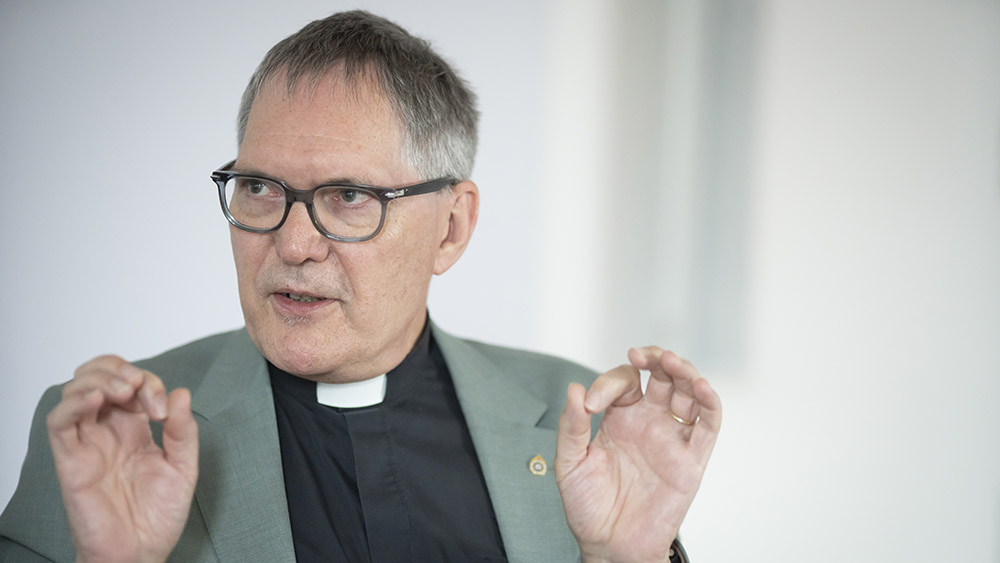 Theologe und Ex-Manager Easthill: Kirche muss im Dorf bleiben