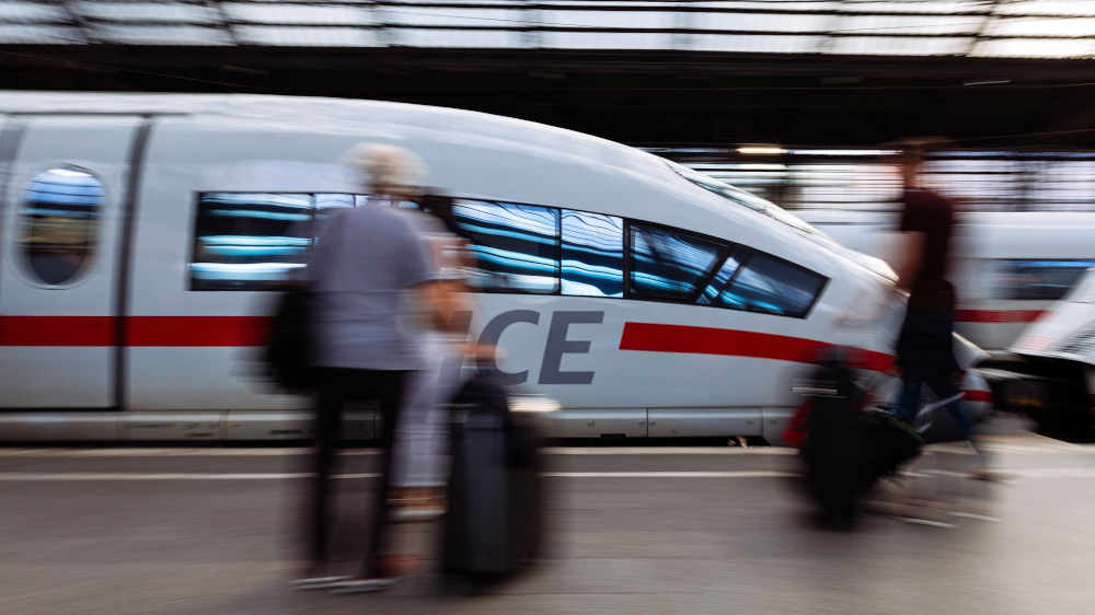 Die Bahn darf Spar-Tickets nicht länger an E-Mail oder Handynummer knüpfen