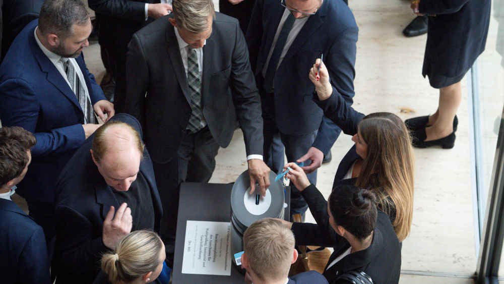 Abstimmung zum Thema Enquete-Kommission im Bundestag: Aufarbeitung der Corona-Pandemie