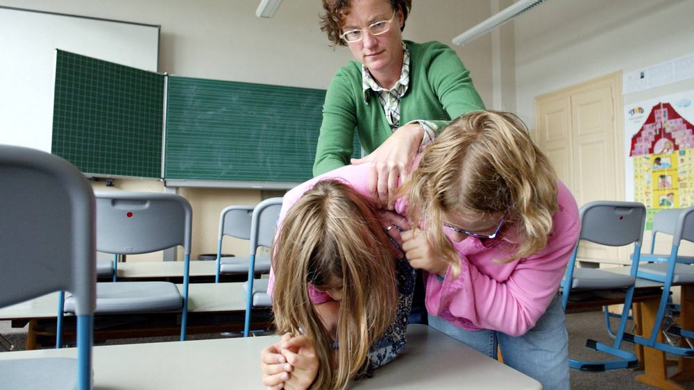 Mehr als 35.500 Gewealtdelikte hat es nach einem Bericht im vergangenen Jahr an deutschen Schulen gegeben