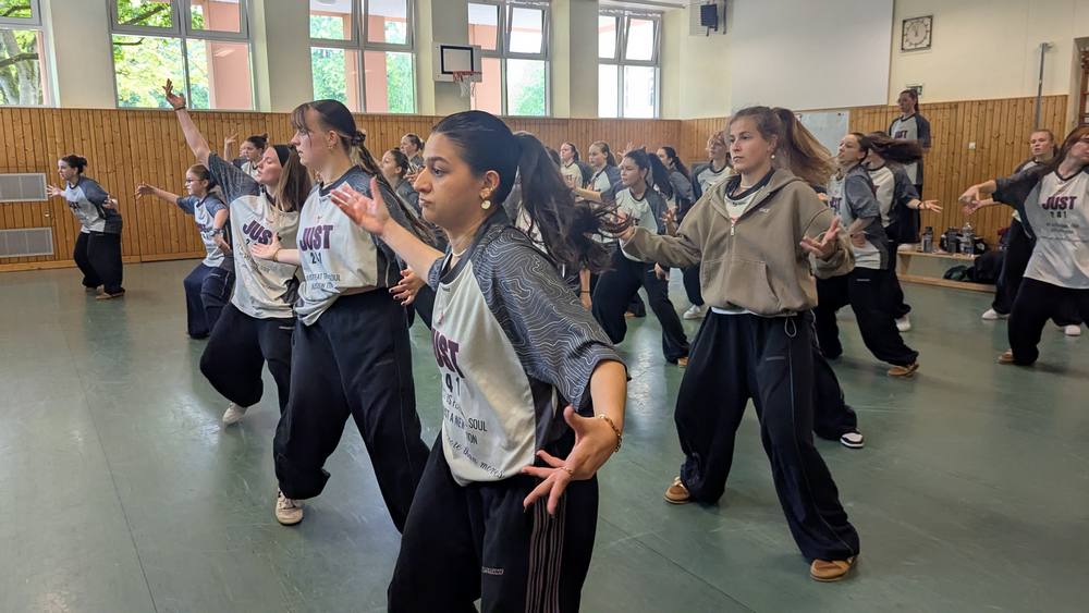 Auch am Wochenende trainiert die Kieler Hip-Hop-Formation "Just 2-4-1" für die Weltmeisterschaft