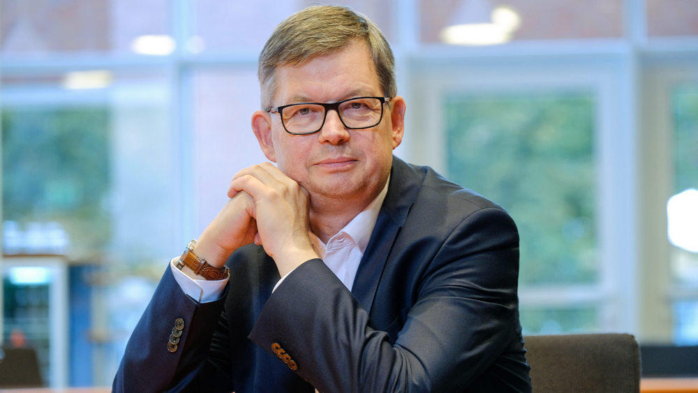 Kirche wird nicht mehr überall präsent sein: Christoph Meyns hinterlässt eine Kirche im Wandel.