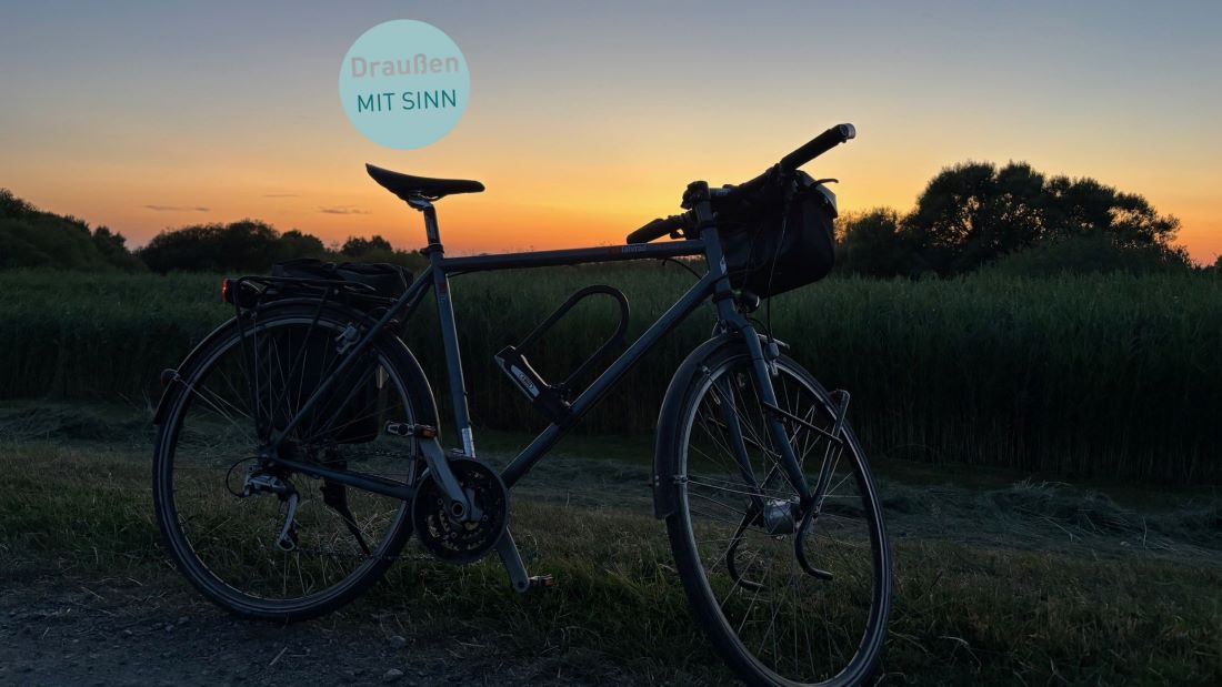 Am Bremer Wümmedeich verschwindet das Tageslicht