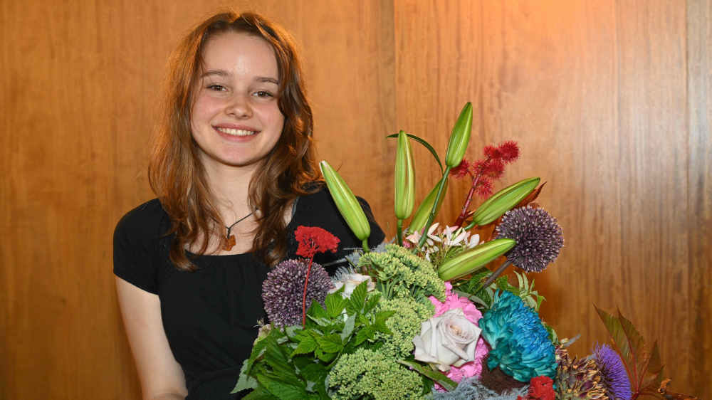 Die Schülerin Nora Falk ist zum neuen Nürnberger Christkind der Jahre 2025/26 gewählt worden