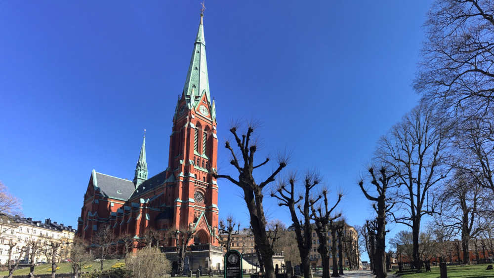 Das katholische Bistum Stockholm hat die Johanneskirche auf dem Brunkeberg von der lutherischen Schwedischen Kirche übernommen – sie gehört nun offiziell zur katholischen Kirche