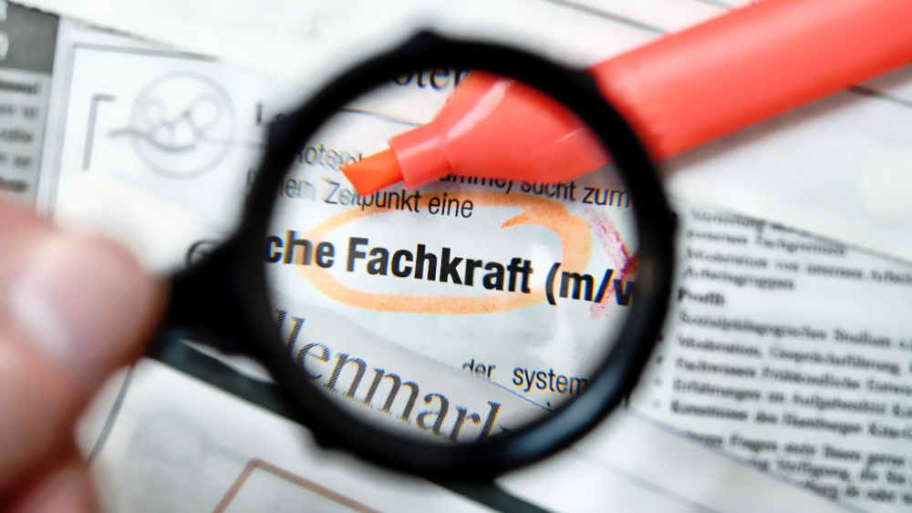 Der Kampf um Fachkräfte wird von Unternehmen unterschiedlich geführt (Symbolbild)