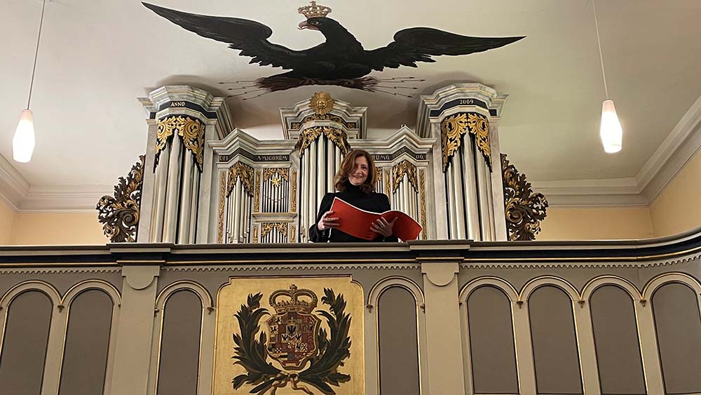 Die neue Ahrend-Orgel in Königs Wusterhausen ist für Kantorin Christiane Scheetz eine große Freude