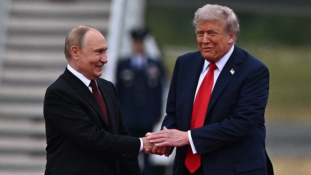 Das Treffen von Donald Trump und Wladimir Putin endete ohne echte Fortschritte für den Frieden – doch Trump inszeniert sich weiter als weltweiter Friedensstifter und träumt offen vom Nobelpreis