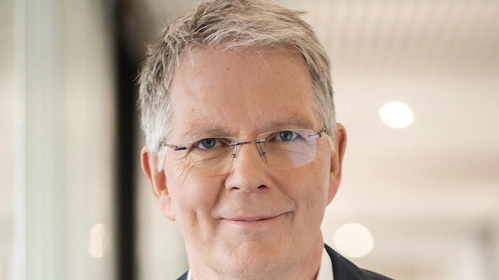 Arnd Henze ist Fernsehjournalist beim WDR, Publizist und berufenes Mitglied der EKD-Synode