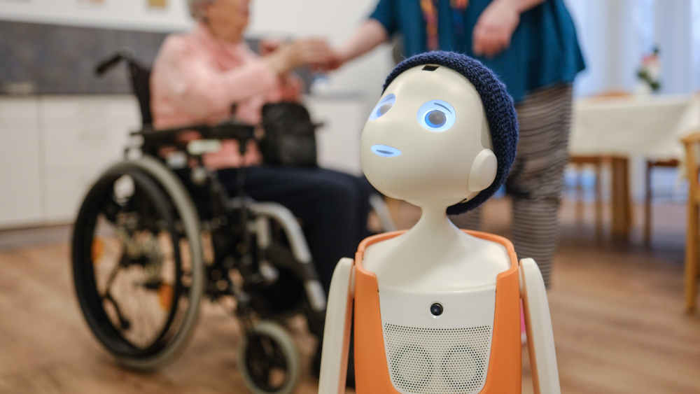 Sozialer Roboter "Ricky" im Johanniter-Stift Hannover-Ricklingen