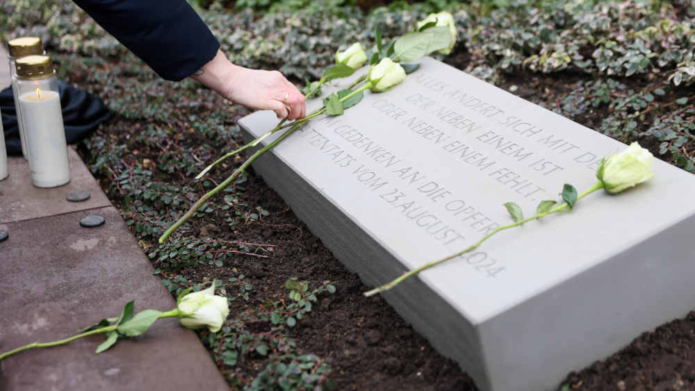 Gedenktafel nach Terroranschlag in Solingen