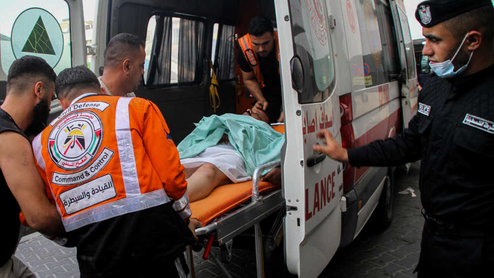 Israelische Streitkräfte und privates US-amerikanisches Sicherheitspersonal hätten an den Verteilstellen gezielt auf hungernde Palästinenser geschossen, teile Ärzte ohne Grenzen“  laut eigener Untersuchungen mit