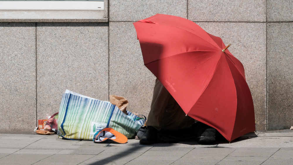 Wer Obdachlosen an heißen Tagen helfen möchte, sollte fragen