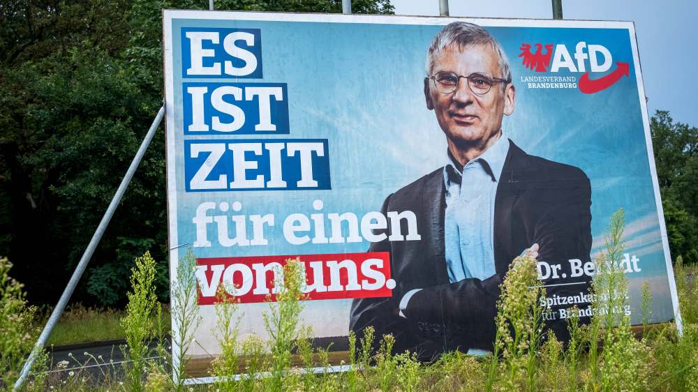 Das Gutachten berichtet von intensiven Kontakten der AfD Brandenburg zu rechtsextremen Vorfeldorganisationen