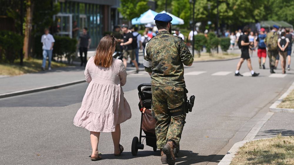 Soldaten müssen sich mit den Fragen und Ängsten ihrer Angehörigen auseinandersetzen