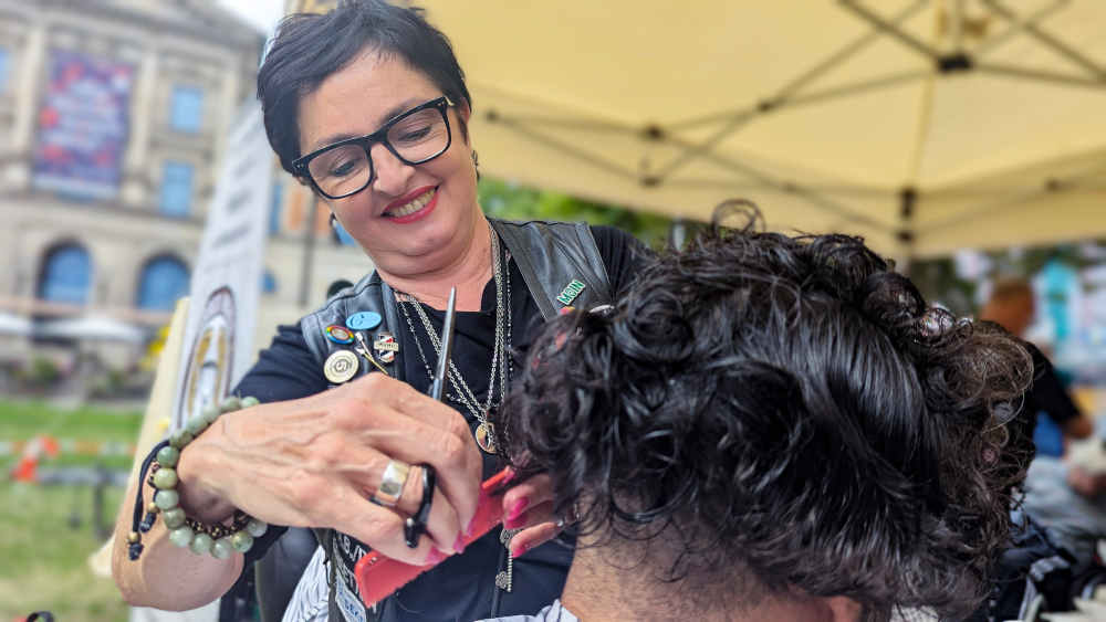 Concettina Michaelis, Friseurin und "Barber Angel" aus Bremen