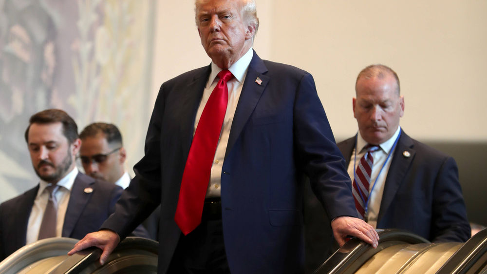 Auch eine nicht funktionierende Rolltreppe gibt Donald Trump Anlass zu Kritik