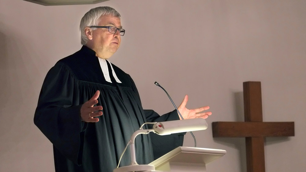 Der frühere Landesbischof Bayerns Johannes Friedrich, hier im November 2013, ist verstorben