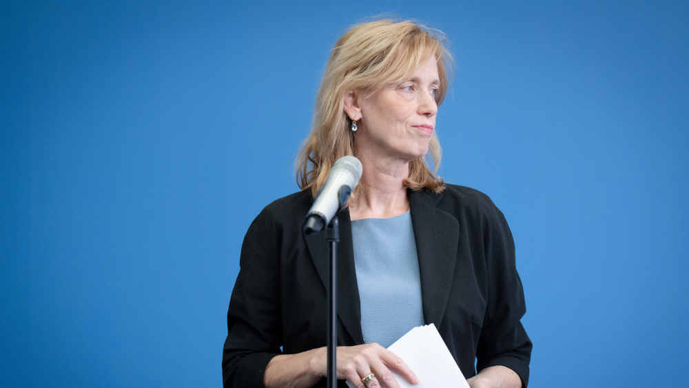 Kampagnen-Organisation „Campact“ kritisiert Bundesfamilienministerin Karin Prien (CDU) wegen geplanter Änderungen im Bundesförderprogramm 