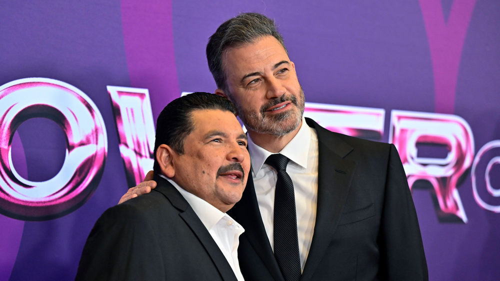 Die Show von Jimmy Kimmel (re.) und seinem Assistenten Guillermo ist abgesetzt