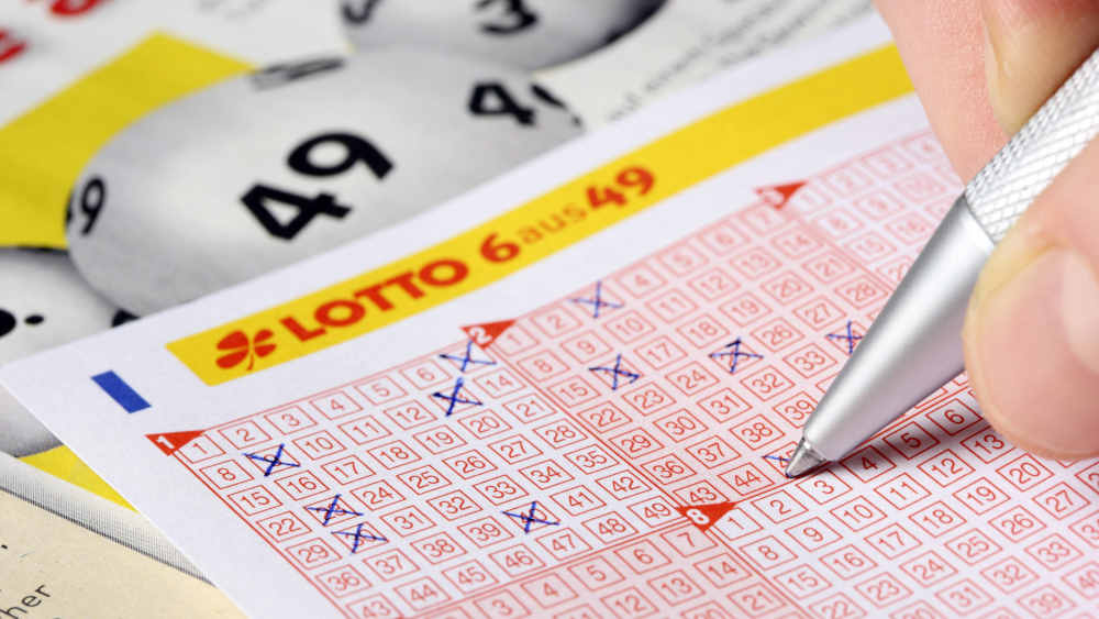 Ein vergessener Lottoschein macht einen Familienvater zum Multimillionär (Symbolbild)