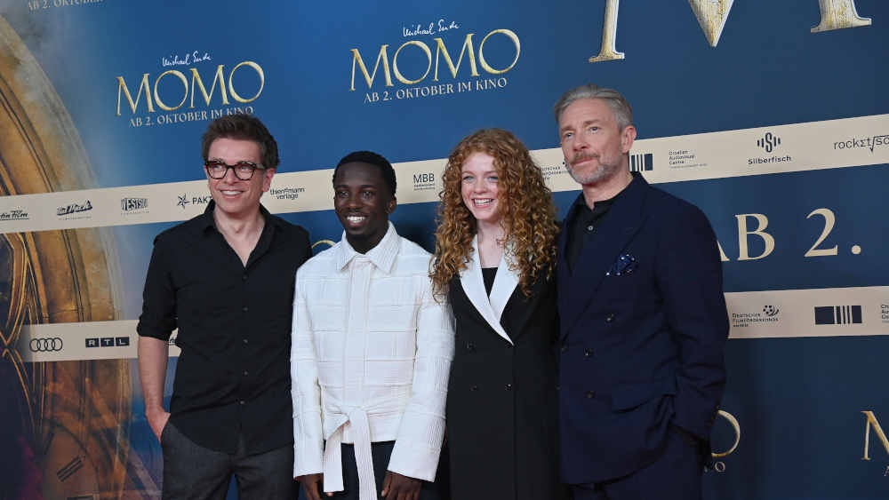 Schauspieler und Regisseur bei der Filmpremiere der Momo-Neuverfilmung in München