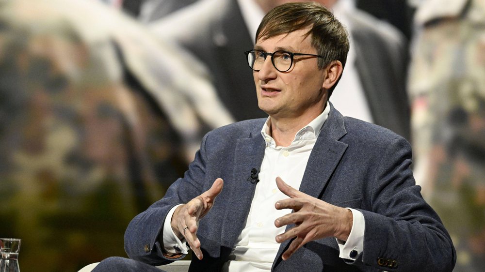 Der Militärhistoriker Sönke Neitzel sieht die Bundeswehr für den Verteidigungsfall schlecht gerüstet (Archiv)