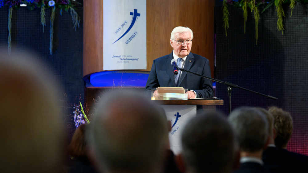 Zu den rund 400 Gästen des Festaktes in der Christuskirche der Baptistengemeinde Hamburg-Altona zählten auch Bundespräsident Frank-Walter Steinmeier