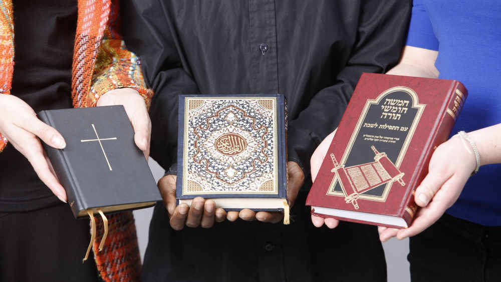 Die drei Religionen setzten in Dresden auf Begegnungen (Symbolbild)