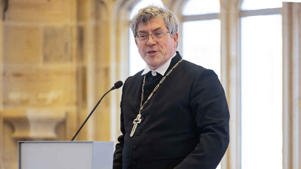 Der mitteldeutsche Landesbischof Friedrich Kramer hat Papst Leo XIV. um einen Besuch gebeten