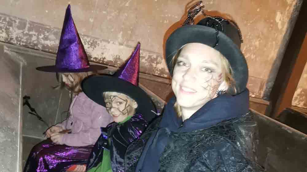 So sehen Kirchengäste am 31. Oktober in Hohenholz schon mal aus