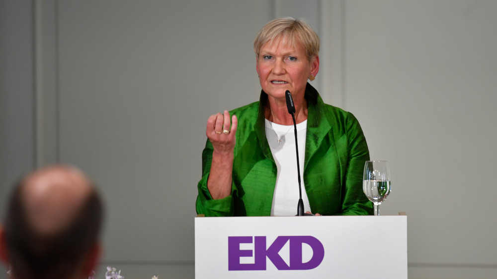 EKD-Ratsvorsitzende Fehrs: Sicherheit darf nicht auf die militärische Verteidigungsfähigkeit reduziert werden (hier Archivbild vom 25.6.25 beim Johannisempfang in Berlin)