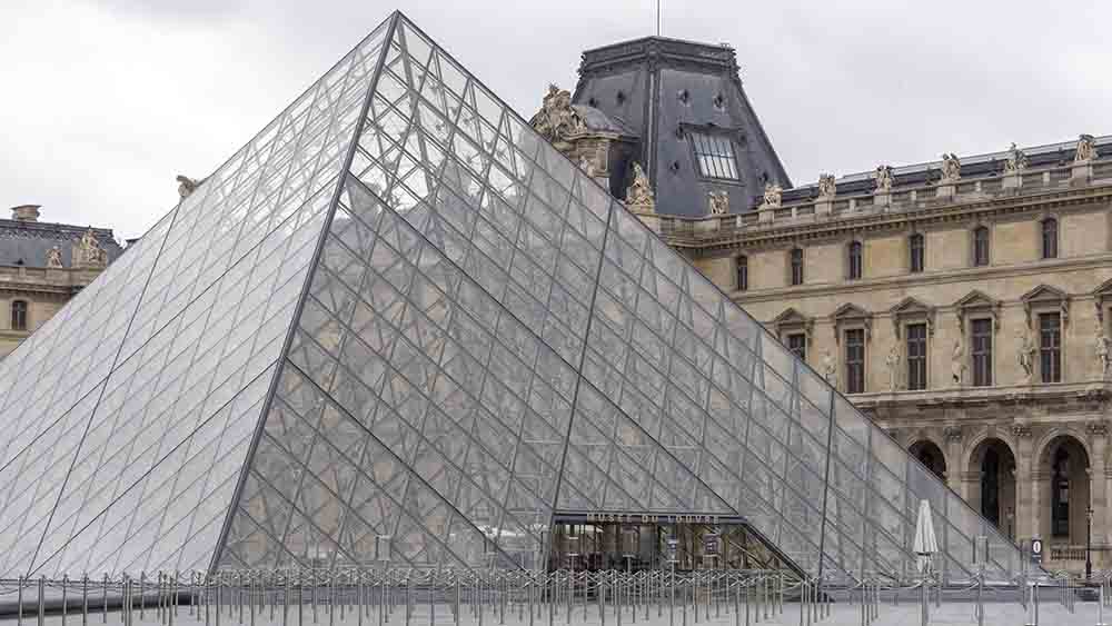 Immer dreistere Überfälle wie jetzt im Pariser Louvre und eine wachsende Gewaltbereitschaft: Museen in Deutschland rüsten bei der Sicherheit auf. Der Schutz von Kulturgut steht auf dem Spiel.