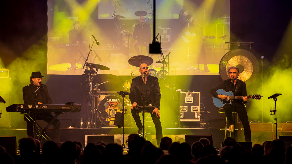 Die Bee-Gees-Coverband "Night Fever, hier bei einem früheren Auftritt, überzeugte bei der Premiere ihres neuen Programms