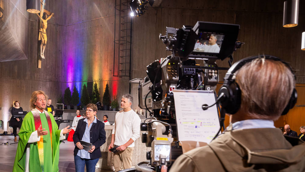 Erster katholischer queerer TV-Gottesdienst übertragen