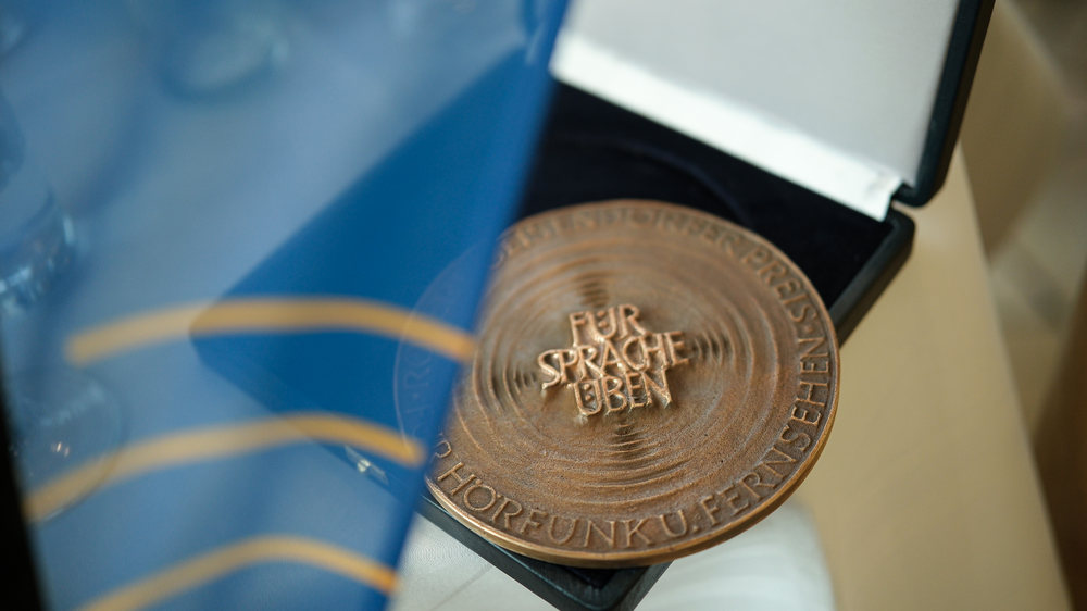 Über eine Medaille und 5.000 Preisgeld können sich die Gewinner freuen