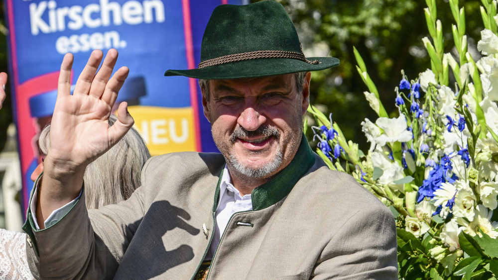 Ministerpräsident Markus Söder beim Trachten- und Schützenzug anlässlich des 190. Oktoberfestes in München