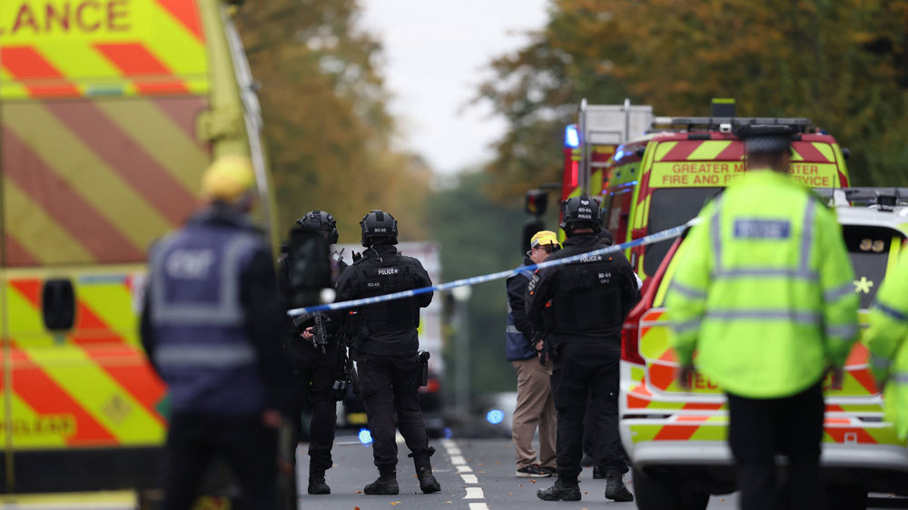 Die Polizei hat den Bereich um die Synagoge abgesperrt