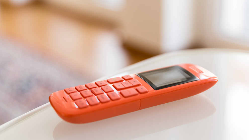 Einsamkeit begegnen durch Gespräche: Das Malteser-Projekt „Plaudernetz“ bietet anonyme Telefonate mit ehrenamtlichen Zuhörern (Symbolbild)