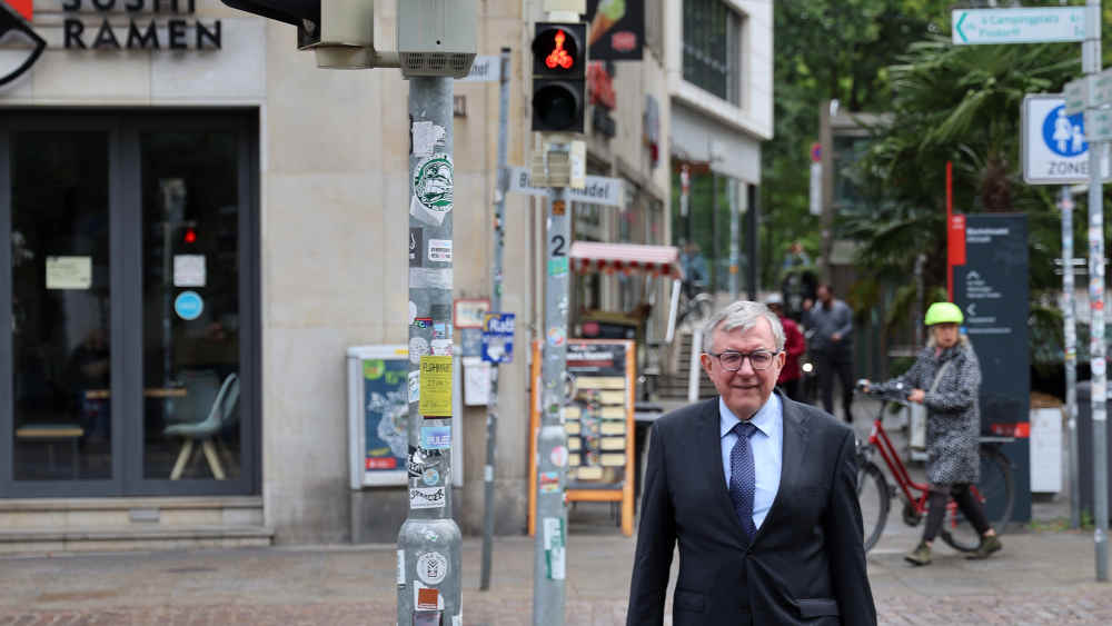 Der Bremer Siegbert Wesner: In mehr als drei Jahrzehnten 30.000 Kilometer zu Fuß ins Büro