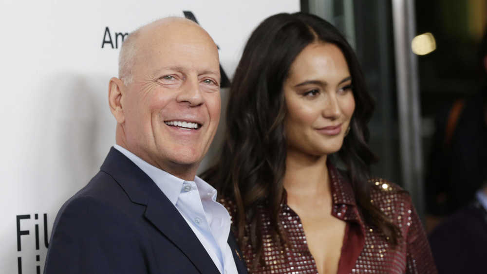  Bruce Willis a  und seine Frau Emma Heming Willis  im Jahr 2019, bevor der Hollywood-Schauspieler an Demenz erkrankte (Archivbild)