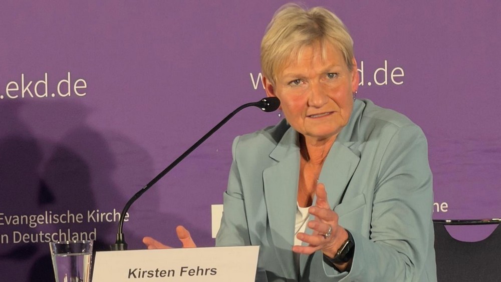 Die EKD-Ratsvorsitzende Kirsten Fehrs lässt Sympathien für ein AfD-Verbotsverfahren erkennen