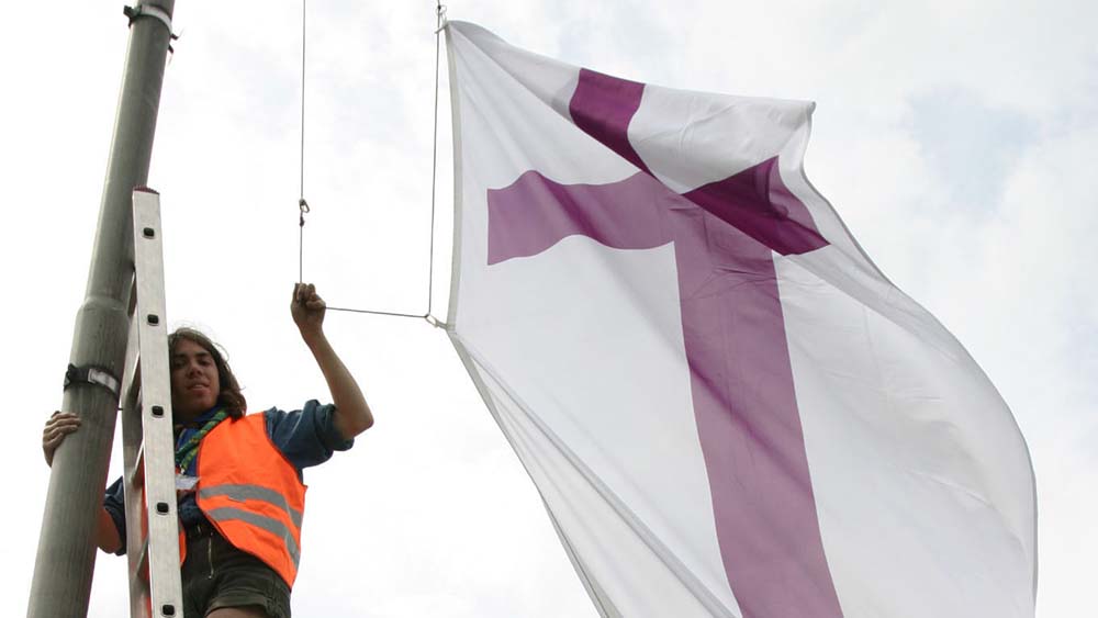 Ob Regenbogenflagge oder Kirchenkreuz – Symbole tragen Geschichte und Haltung