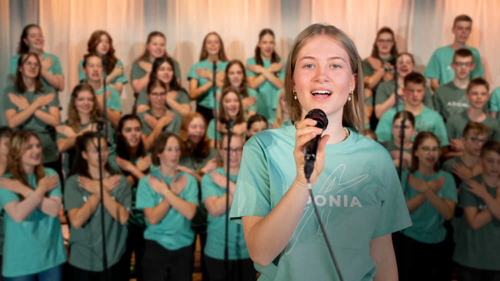 Adonia (hebräisch: „Gott ist der Herr“) organisiert Feriencamps für Kinder und Jugendliche in Deutschland. Mitte November gibt es ein Zusatzkonzert von "Mose" mit einem extra großen Chor junger Musiker von Schleswig-Holstein bis Sachsen (Pressefoto)